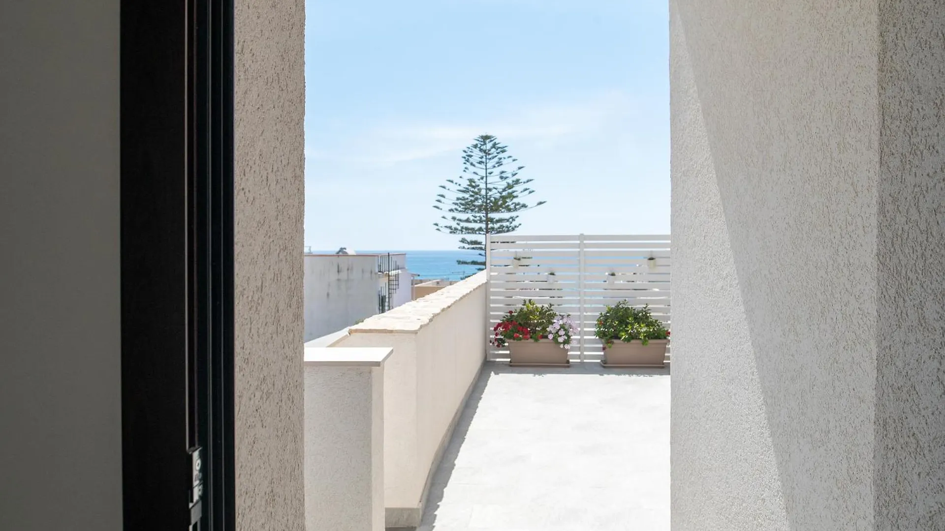 Elaia Rooms Lido di Noto 0*,  Italië
